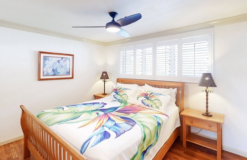 Ualapue Condo | Gorgeous Oceanfront Condo on Top Floor w/ WiFi, Lanai, Water Views, Shared Pool