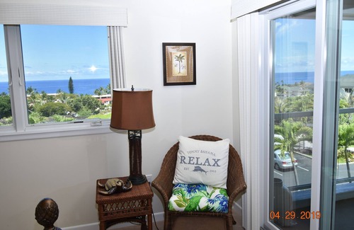 Kahaluu Bay House | Gorgeous Oceanview Townhome - AC included!