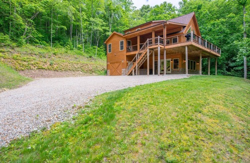 Laurelville Cabin | Gorgeous pet friendly property with 3 BR/3 BA cabin, multipule private acres, and a pond
