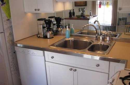 Ocean Grove House | GORGEOUS PRIVATE BEACH HOUSE. BEACH LOCKER & 4 PASSES. WALK EVERYWHERE!