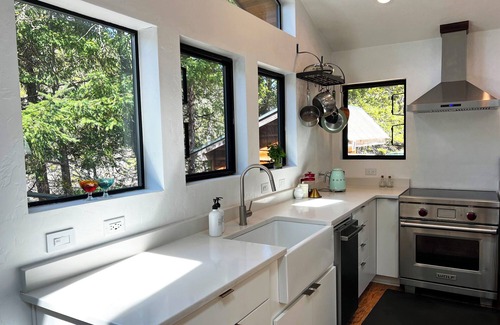 Gasquet House | Gorgeous rebuilt cabin on the banks of the Smith river. Hike, kayak, swim, relax