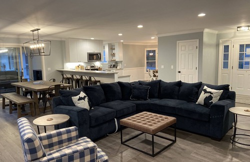 Harbor Springs House | Gorgeous remodeled home in Harbor Springs with Hot tub