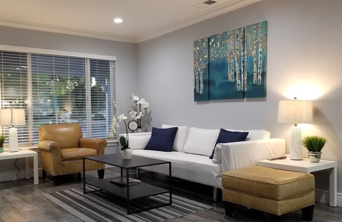Stockton House | GORGEOUS REMODELED HOUSE - 4 BED/ 3 BTH