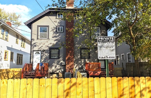 Old North Columbus House | Gorgeous Renovated Townhouse in the Heart of the City. 2 Mi. to OSU and Downtown