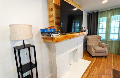 Old North Columbus House | Gorgeous Renovated Townhouse in the Heart of the City. 2 Mi. to OSU and Downtown