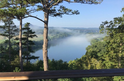 Calico Rock Cabin | Gorgeous RiverBluff View of the White River + WIFI + Fall is in the air!