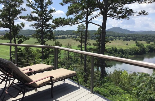 Calico Rock Cabin | Gorgeous RiverBluff View of the White River + WIFI + Fall is in the air!