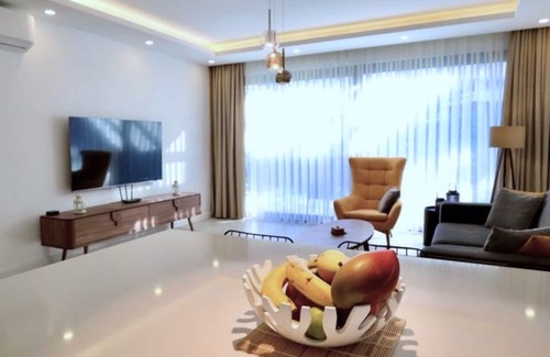 Bahceli Villa | Gorgeous seafront villa in a prime resort