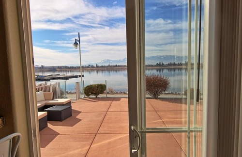 Sparks House | GORGEOUS! SPARKS MARINA WATERFRONT