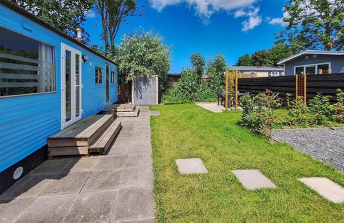 Tzummarum House | Gorgeous (sta)caravan in Tzummarum