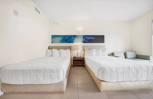South Padre Island Resort | Gorgeous Standard Deluxe on the Beach