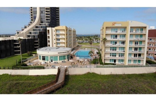 South Padre Island Resort | Gorgeous Standard Deluxe on the Beach