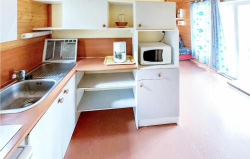 Chef-Boutonne Other | Gorgeous Stacaravan In Chef-Boutonne