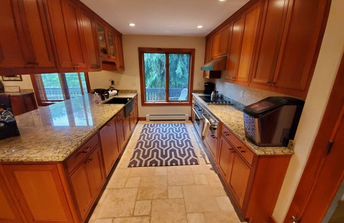Stratton Mountain House | Gorgeous Stratton Mtn. Townhome, 5 min Walk to Slopes and Village.