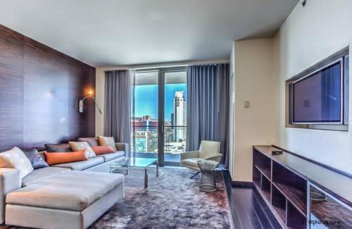 Las Vegas House | Gorgeous Strip View - Studio at Palms Place - 17
