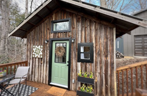 Cullowhee Apartment | Gorgeous studio cottage less than 1/2 mile from Western Carolina University!