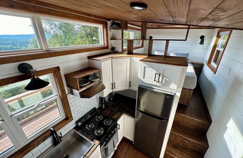 Shipman Cottage | Gorgeous Tiny Home on Cliff's Edge - 4WD/AWD Access Only