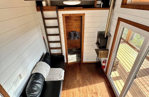 Shipman Cottage | Gorgeous Tiny Home on Cliff's Edge - 4WD/AWD Access Only