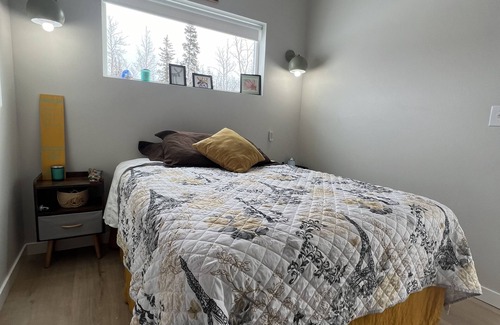 Butte Cabin | Gorgeous Tiny home with stunning views. Access to Alaskas most renowned hiking
