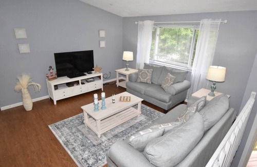 Bonnet Shores House | Gorgeous, updated home in Bonnet Shores