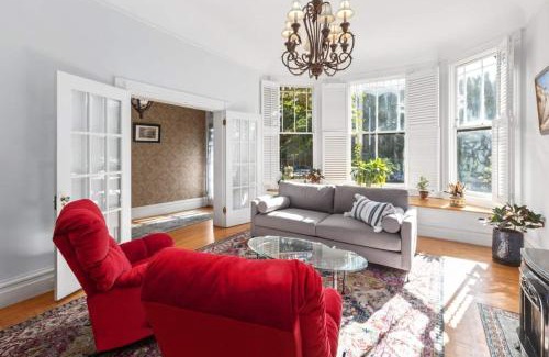 Haight-Ashbury House | Gorgeous Victorian Flat