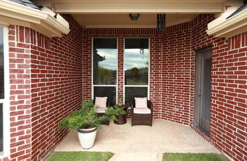 Hurst House | Gorgeous View Home backing up Community LAKES & Trail