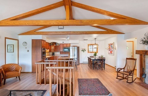 Pine River Cabin | Gorgeous view of Long Lake, Lakefrontcabin hottub fireplace kayaks paddleboards
