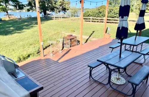 Lottsburg House | Gorgeous waterfront home with private dock/beach