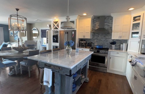 Portsmouth House | Gorgeous Waterfront Home & Dock, Outdoor Living ,kitchen & Authentic Pizza Oven