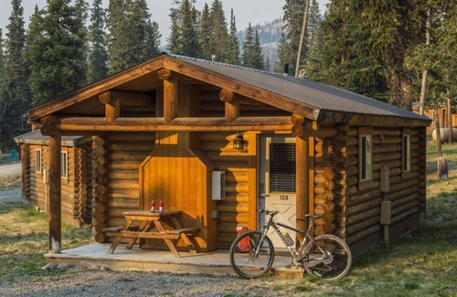 Moran Hotel | Gorgeous Wyoming! Two Comfortable Units, Close to Attractions, Pet-Friendly!