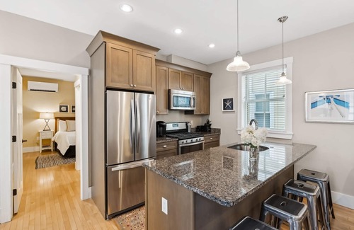 West End Condo | Gorgeously renovated, 2-condo property in the West End - walk everywhere