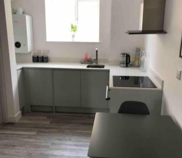 Goring-by-Sea Apartment | Goring Beach Studio - 2 min walk from seafront