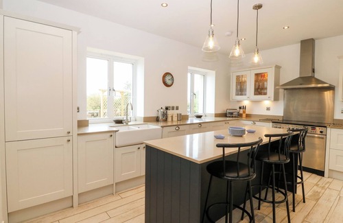 Beaumaris Cottage | GORPHWYSFA, pet friendly, country holiday cottage in Llanddona