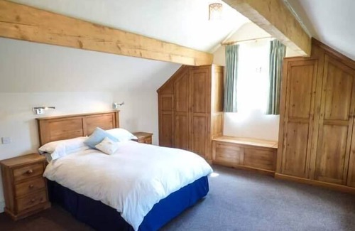 Leek Cottage | GORSTHEAD MILL FARM, pet friendly, luxury holiday cottage in Bradnop