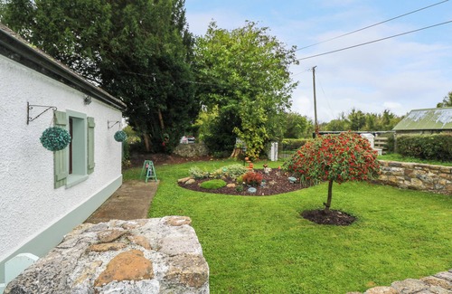 Jamestown Cottage | GORT FARM COTTAGE, family friendly, with open fire in Drumsna