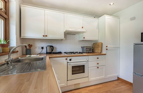Ffestiniog Cottage | GORWEL, pet friendly, with a garden in Llan Ffestiniog