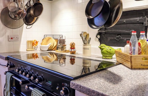 Westmarsh Cottage | GOSS HALL, pet friendly, character holiday cottage in Sandwich