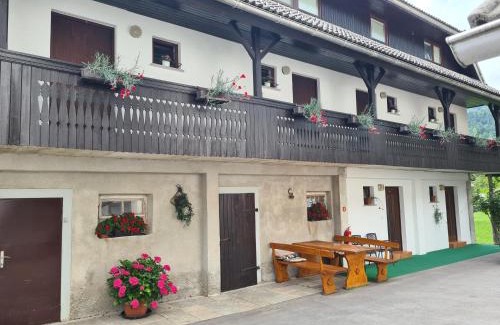 Bohinjska Bela Bed & Breakfast | Gostilna Batišt