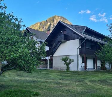 Bohinjska Bela Bed & Breakfast | Gostilna Batišt