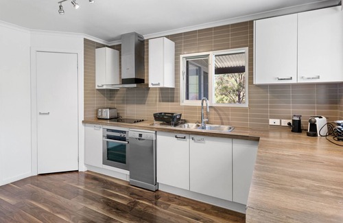 Goughs Bay Cottage | Gough's Hideaway - Close to Lake Eildon