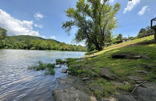 Ronceverte House | Gound level and private home with 142 feet of river front access.