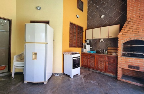 Raul Cury House | Gourmet space, swimming pool, 50 meters from the beach, Wi-Fi, SmartTV.