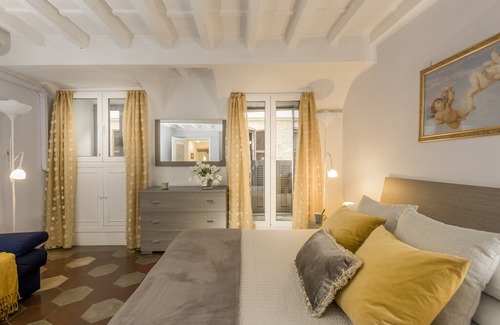 Rione VI Parione Apartment | Governo Vecchio | Apt near Piazza Navona
