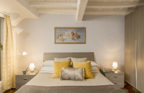Rione VI Parione Apartment | Governo Vecchio | Apt near Piazza Navona