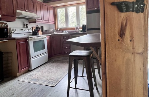 Madawaska County Cabin | Grandview on the lake-Private Cabin nestled in the mountains on a 300 acre lake.
