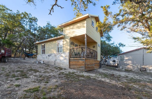 Blanco Cabin | Grace Cabin in Blanco