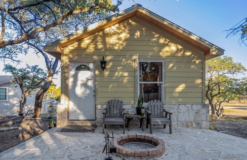 Blanco Cabin | Grace Cabin in Blanco