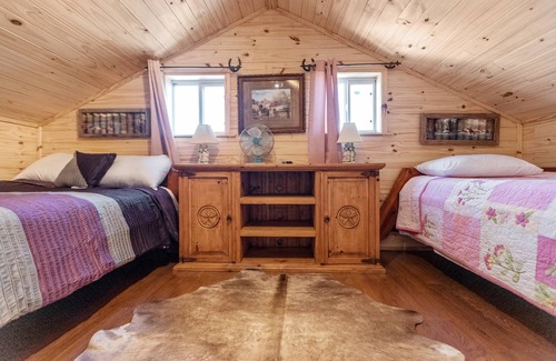 Blanco Cottage | Grace Cabin