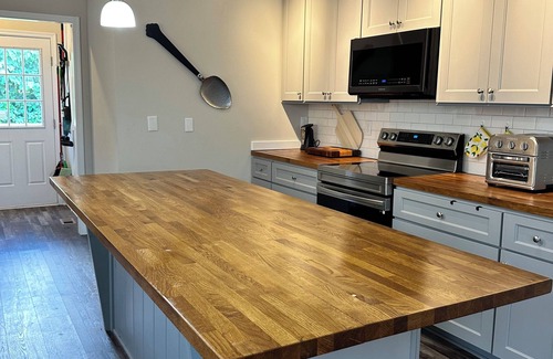 Gastonia House | Grace Delani Getaway. Charming 3 bedroom home located in Gastonia, NC.