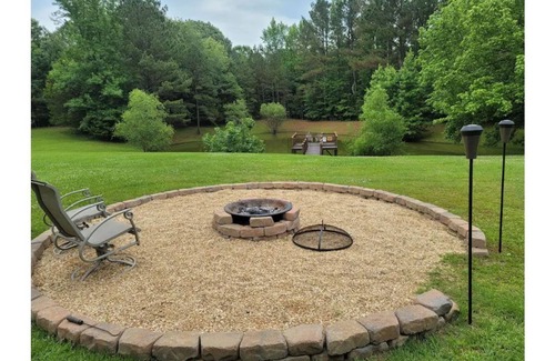 Wheeler House | Grace On Trace Homestead BnB (Upper Level)